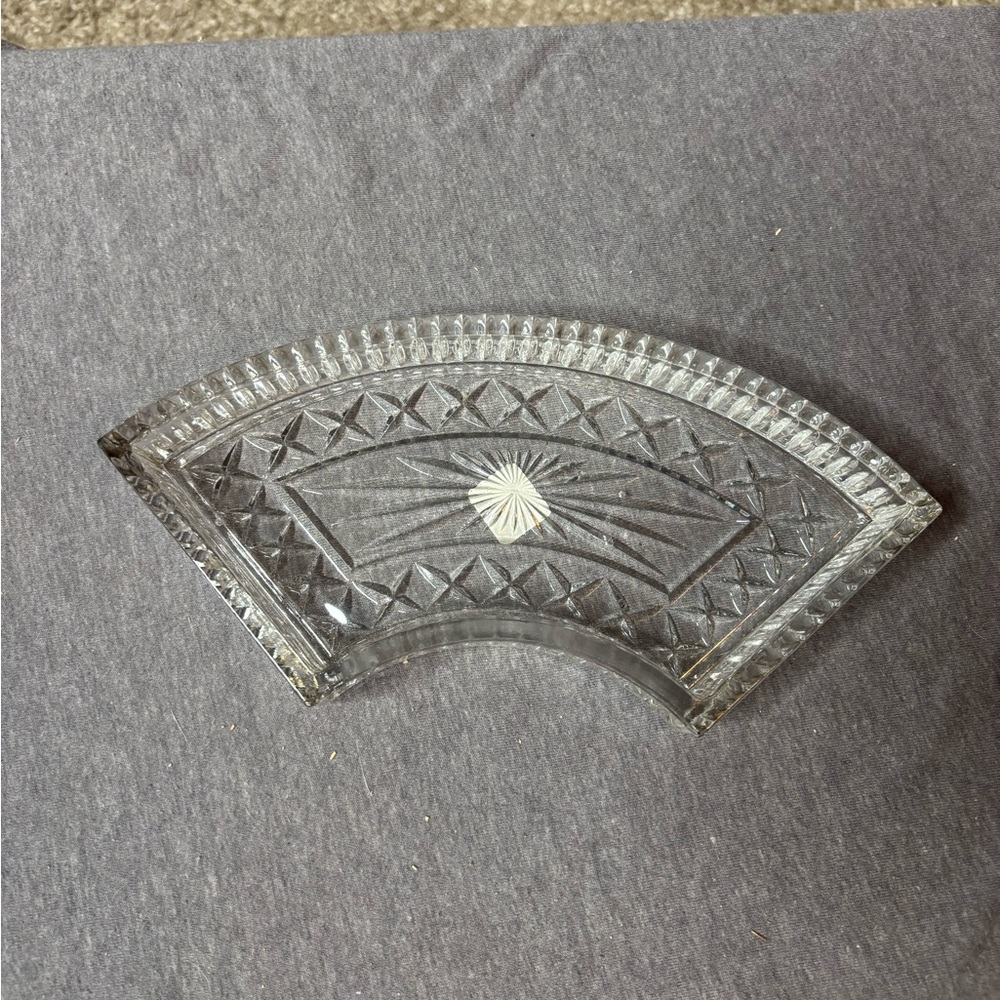 Fifth Avenue Crystal Round Piece